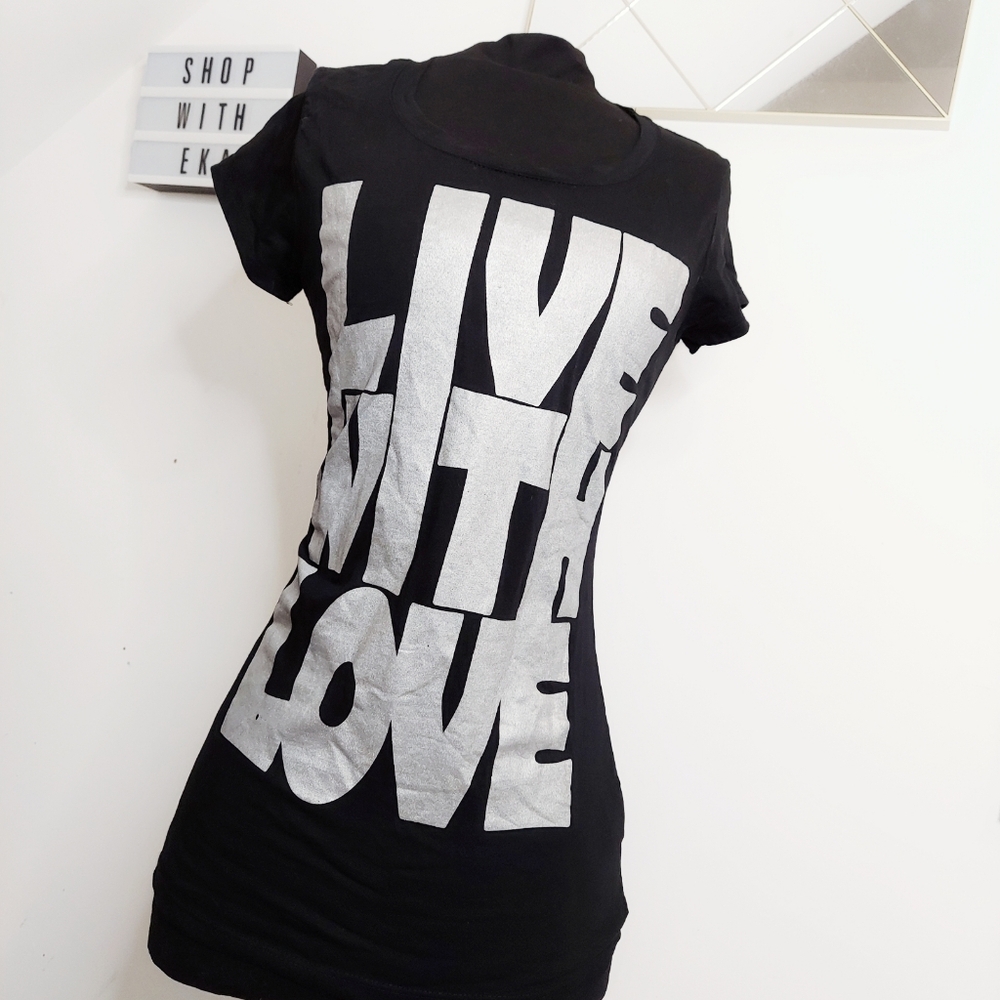 Black live with love graphic t-shirt